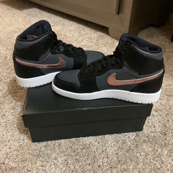 jordan 1 retro bronze medal